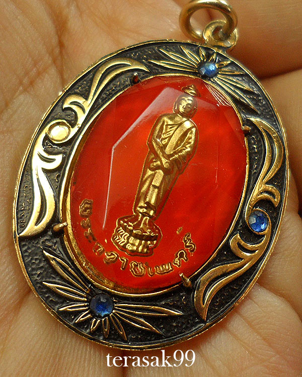 ล็อกเก็ตหลวงพ่อวัดไร่ขิง หลังพระประจำวันอาทิตย์ สีแดง สวยๆ