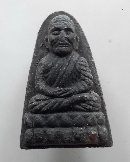 " พระผง หลวงปู่ทวด วัดช้างให้ สร้างอุโบสถวัดไตรวิทยาราม อ.ทุ่งสง จ.นครศรีธรรมราช หลัง ฝังเพชรหน้าทั่