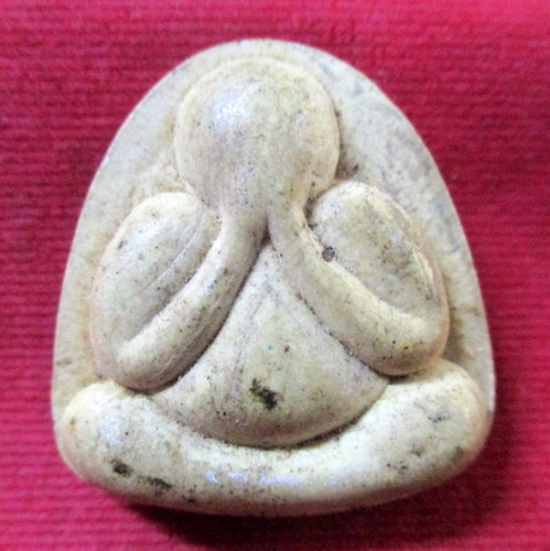 พระปิดตาหลวงพ่อเกลี้ยง หลังหนุมาน วัดเนินสุทธาวาส ชลบุรี