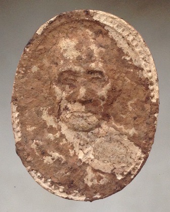 พระผงหลวงพ่อสม วัดดอนบุบผาราม จ.สุพรรณบุรี มีคราบปลวก