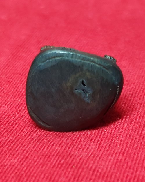 รูปหล่อเหมือนหลวงพ่อเปรื่อง(รุ่นเงินบารมี) ขนาด1.6x2.2ซ.ม.วัดวังตะโก อ.โพทะเล จ.พิจิตร ปี37