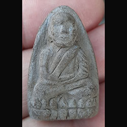 พระพิมพ์เตารีด หลวงปู่ทวด ปั้มตัวเลข 5698