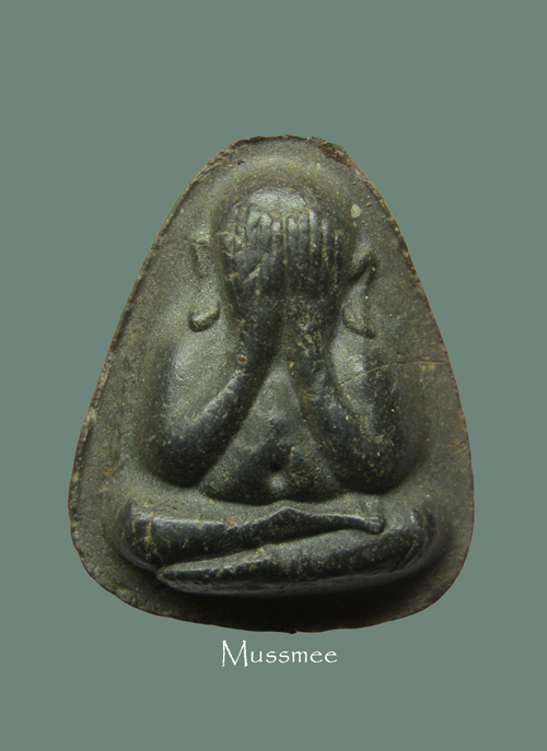  ปลดหนี้หลังยันต์นะ เนื้อผงใบลาน บรรจุตระกรุดเดี่ยว