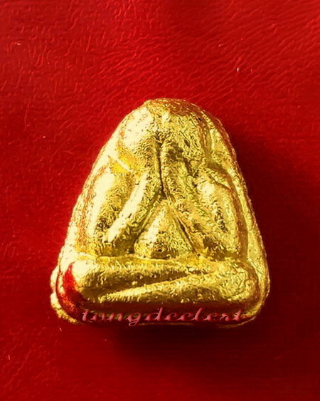 พระปิดตา หลวงพ่อเล็ก วัดสันติคิรีศรีบรมธาตุ(วัดเขาดิน) จ.กาญจนบุรี พิมพ์กรรมการปิดทองเดิม สวยมากค่ะ