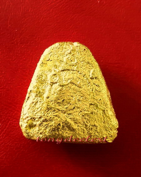 พระปิดตา หลวงพ่อเล็ก วัดสันติคิรีศรีบรมธาตุ(วัดเขาดิน) จ.กาญจนบุรี พิมพ์กรรมการปิดทองเดิม สวยมากค่ะ