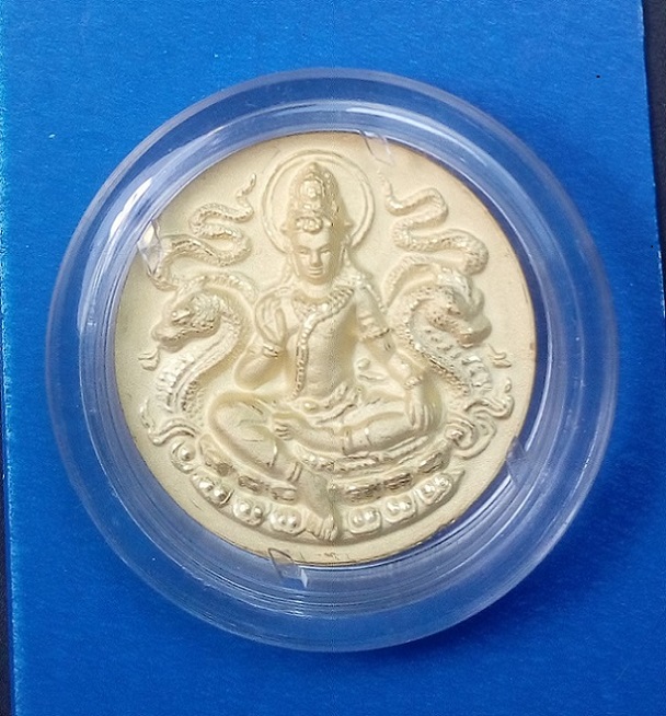 องค์พ่อจตุคามรามเทพ กะหลั่ยทองขัดเงา อยู่ในตลับเดิม  เคาะเดียวครับ