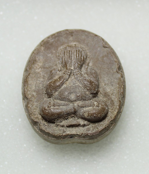 พระปิดตาหลวงพ่อดำ วัดสันติธรรม จ.สระแก้ว ผสมผงมหาภูติลิ้นทอง เมตตาเป็นเลิศครับ