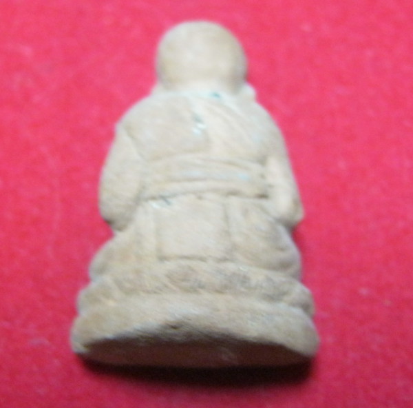 หลวงปู่ทวดเนื้อว่านลอยองค์  วัดสะบ้าย้อย จ.สงขลา ปี 2539 เนื้อแดงนิยม 