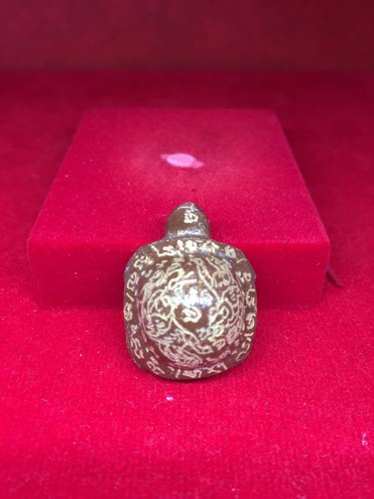 เต่าหินแกะ จารรอบ หลวงพ่อเอนก วัดปรีดาราม นครปฐม