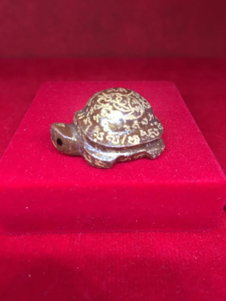 เต่าหินแกะ จารรอบ หลวงพ่อเอนก วัดปรีดาราม นครปฐม