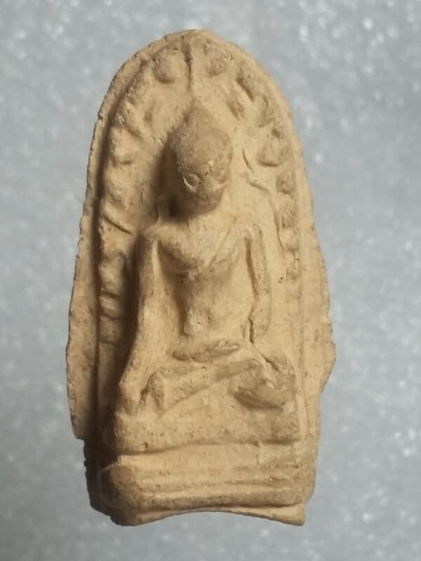 พระรอดเนื้อดิน   ไม่ทราบวัด   เคาะเดียวครับ