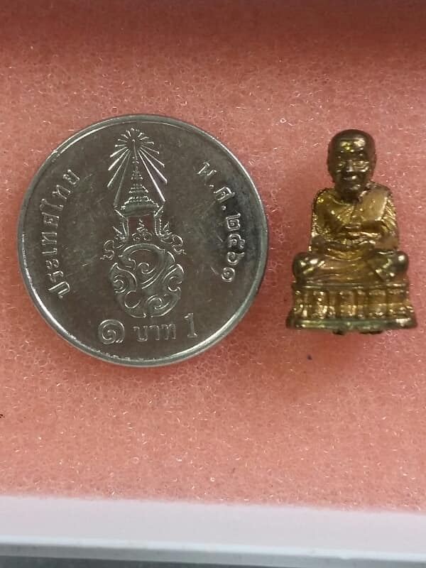 รูปหล่อหลวงพ่อทวด องค์เล็ก ไม่ทราบวัดสร้าง  เคาะเดะเดียวครับ 