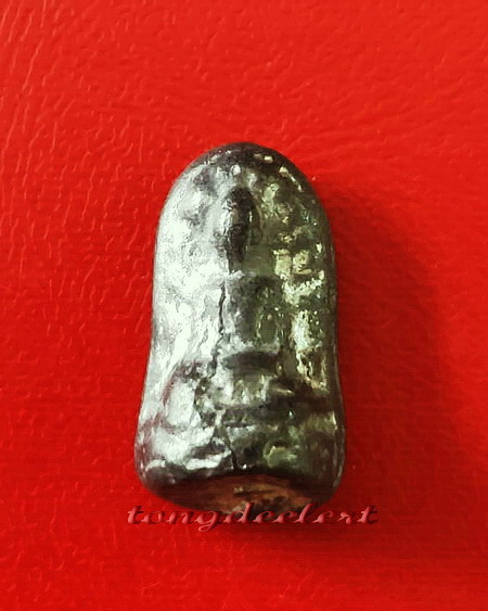 พระรอด วัดโคนอน หลวงปู่โต๊ะ วัดประดู่ฉิมพลีปลุกเสก ปี 2515 ค่ะ