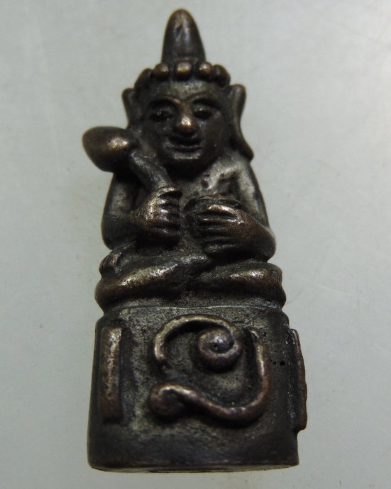 รูปหล่อพระบัวเข็ม