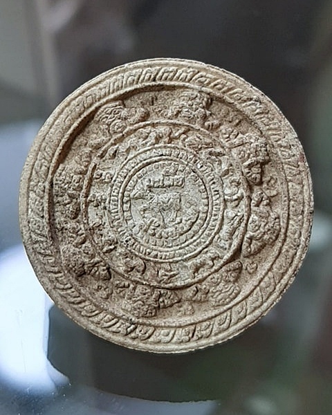 พระเนื้อผงหลวงพ่อสาคร รุ่นพรายบูรพาราชาโชค วัดหนองกรับ ระยอง 