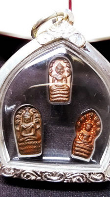 ปรกใบมะขาม เลี่ยมกรอบเงินแท้พร้อมบัตรรับรองพระแท้ทุกรายการ เสริมดวง โชคลาภ ค้าขาย  สวยเดิมครับ