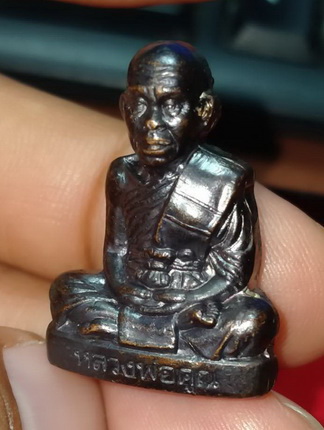 รูปหล่อปั๊มหลวงพ่อคูณ รุ่นโภคทรัพย์คูณ88(แซยิด88ปี)