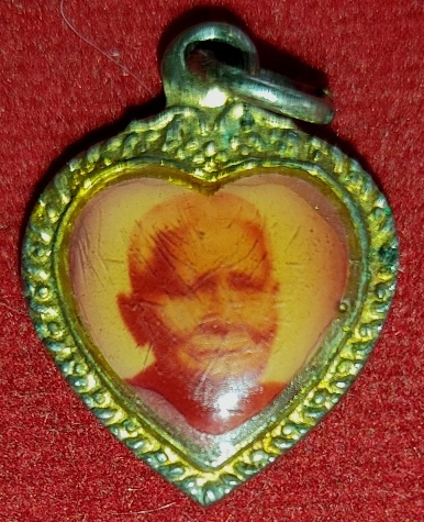 ล็อคเก็ตรูปหัวใจ ลป.แหวน วัดดอยแม่ปั่ง