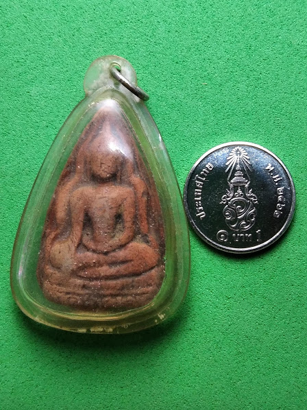 พระพุทธชินราช เนื้อดินเก่า เลี่ยมเปิดหลัง นานๆเจอสักองค์