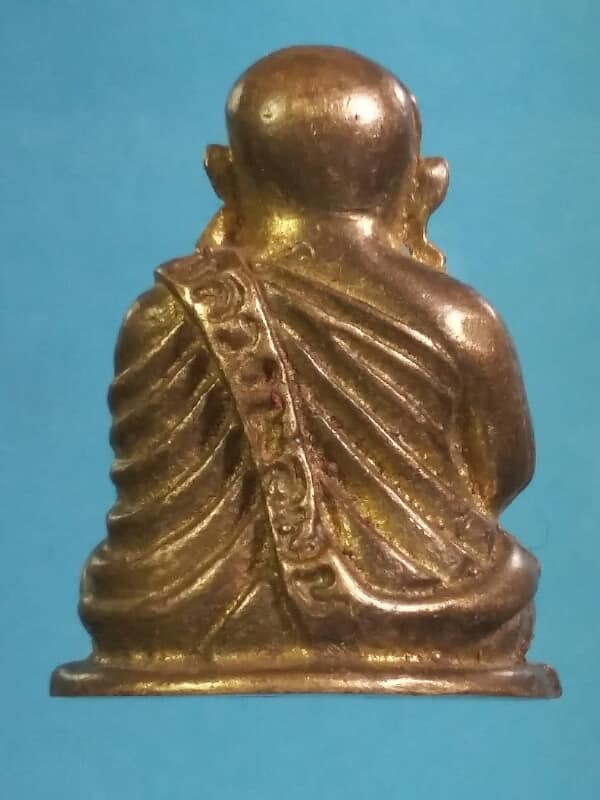 รูปหล่อหลวงพ่อเงิน ไม่ทราบปีที่สร้าง  2  เคาะเดียวครับ 