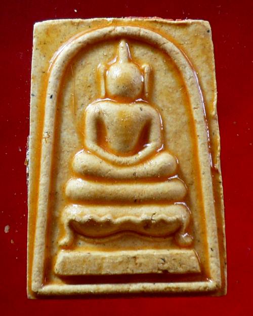 สมเด็จ เนื้อผง วัดเกาะลอย จ.ระยอง ปี 2514 หลวงปู่ทิม วัดละหารไร่ ปลุกเสก องค์ที่2