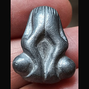 พระปิดตา ตอกเลข ๔ ไม่ทราบที่