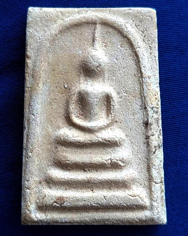 สมเด็จหลวงปู่ลำภู วัดใหม่อมตรส พิมพ์ทรงเจดีย์มีหู ลงกรุตุ่มน้ำมนต์ ยุคต้น ปี 2502