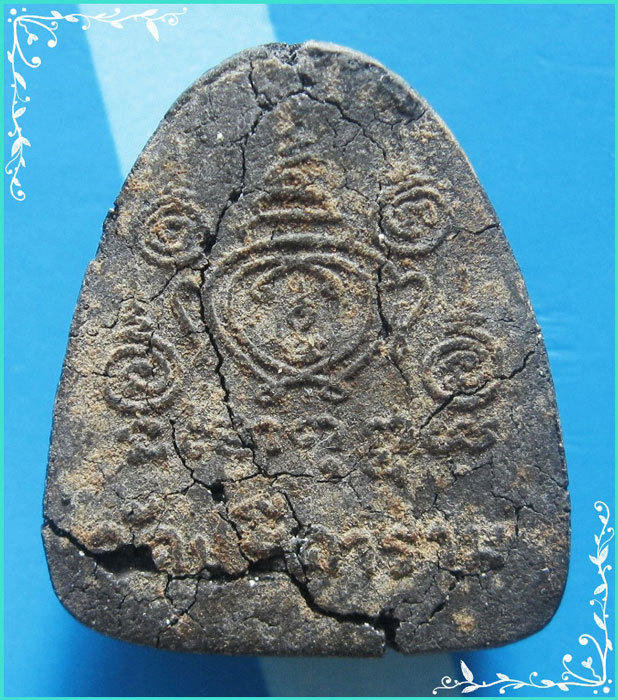 ..ลพ.ไสว วัดปรีดาราม พระปิดตามหาลาภ เนื้อผงใบลาน หลังยันต์นะหน้าพระ ตามสภาพ..