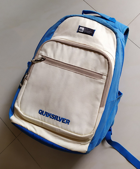 เป้ QUIKSILVER ขาว-ฟ้า
