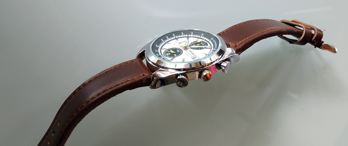 นาฬิกา SEIKO โครโนกราฟ หน้าขาวดำ เข็มเหลือง สภาพสวย