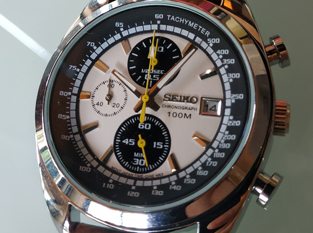 นาฬิกา SEIKO โครโนกราฟ หน้าขาวดำ เข็มเหลือง สภาพสวย