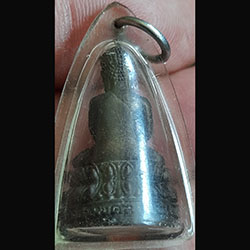 รูปหล่อพระพุทธนิรันตราย สิงมิ่งมงคล จ.เพชรบูรณ์ ปี2527 ( เลี่ยมพร้มใช้ )