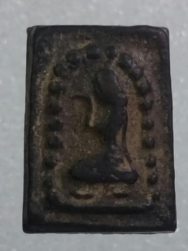 นางกวักเนื้อผงใบลาน  ไม่ทราบที่    เคาะเดียวครับ