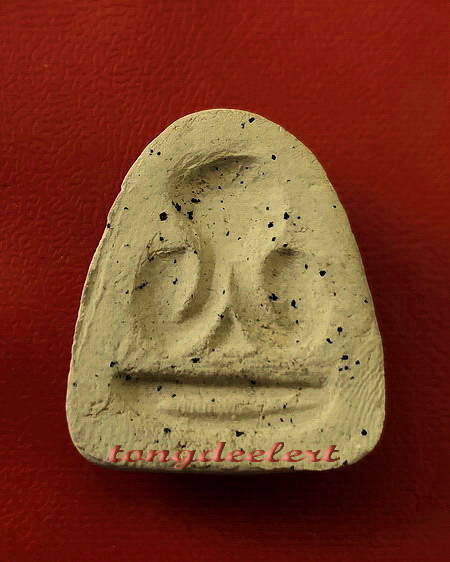 พระปิดตาหลวงพ่อแก้ว วัดเครือวัลย์ จ.ชลบุรี (ย้อนยุค) เนื้อผงขาวหลังแบบ