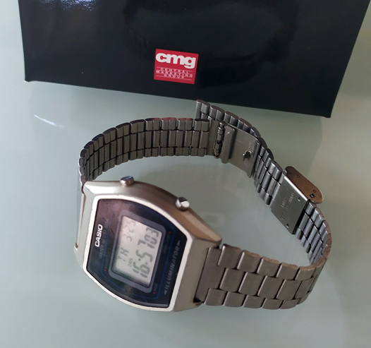 นาฬิกาดิจิตอล CASIO สายสแตนเลส ILLUMINATOR ของแท้ พร้อมกล่อง cmg ประหยัดไปเกือบสองพันนะ