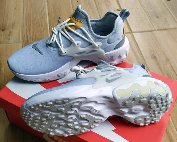 ของใหม่ ป้ายห้อย ในช็อป 5,000.- NIKE REACT PRESTO ของแท้ ดีไซน์สุดสวย พื้นนุ่ม