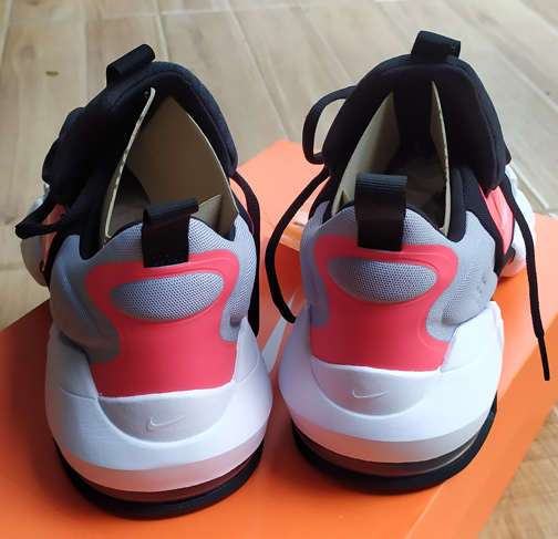 ของใหม่ ป้ายห้อย ในช็อป 4,200.- รองเท้า NIKE AIR สวยๆเลย