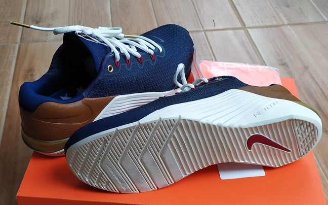 ของใหม่ ป้ายห้อย ในช็อป 5,200.- NIKE METCON5 ของแท้ ดีไซน์สุดสวย หรูหรามีระดับ