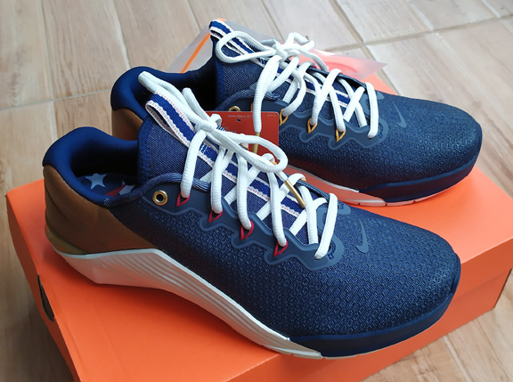 ของใหม่ ป้ายห้อย ในช็อป 5,200.- NIKE METCON5 ของแท้ ดีไซน์สุดสวย หรูหรามีระดับ