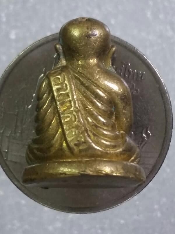 รูปหล่อหลวงพ่อเงิน ไม่ทราบปีที่สร้าง  เคาะเดียวครับ