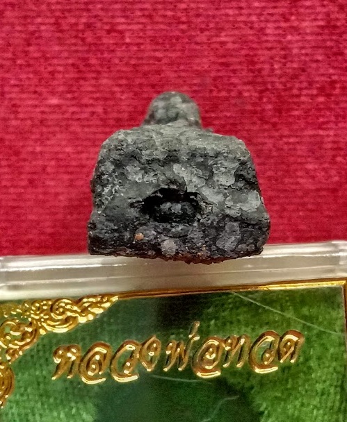 หลวงปู่ทวด รุ่นปาฏิหาริย์-ลายเซนต์  ปี49-51 พิมพ์พระรอด เนื้อว่าน ฝังหัวใจพระราหู.เคาะเดียว