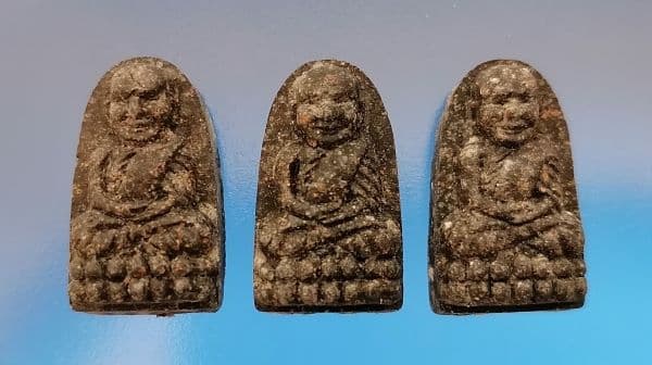 พระของขวัญ หลวงพ่อทวด วัดห้วยมงคล จ.ประจวบคีรีขันธ์ จำนวน 3 องค์ สวยเดิม #2