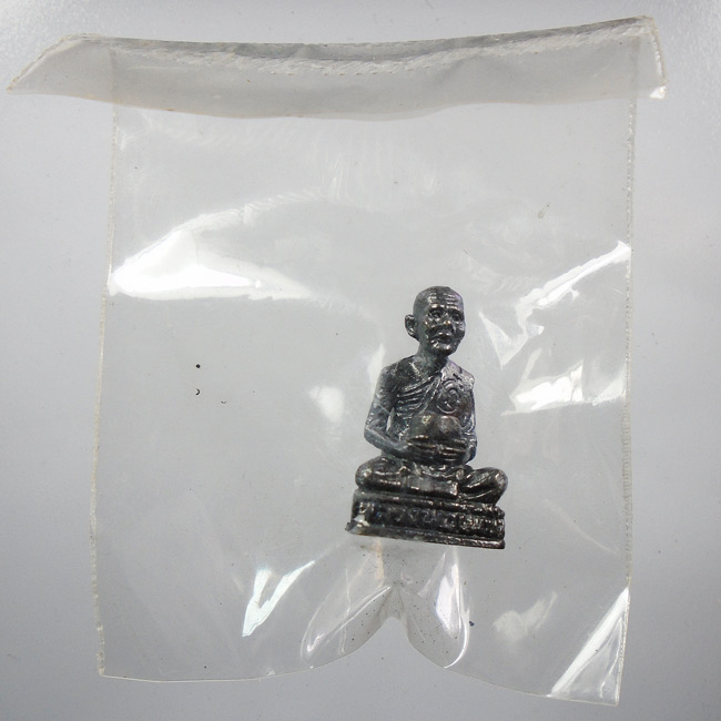 30บาท....รูปหล่ออุ้มบาตร กฐิน58 หลวงพ่อเพี้ยน วัดเกริ่นกฐิน จ.ลพบุรี ปี 2558...29