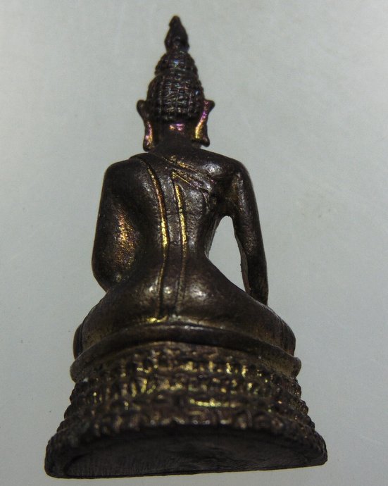 รูปหล่อหลวงพ่อขาว