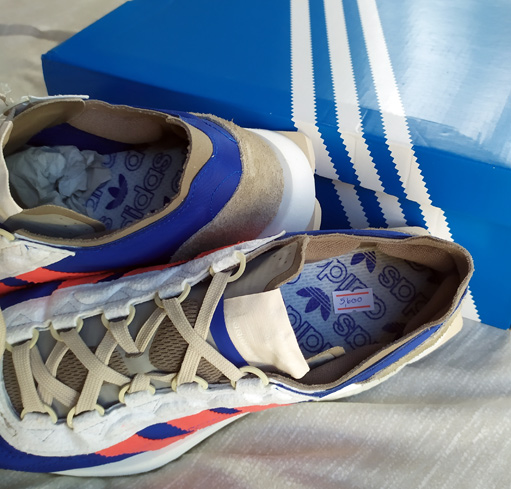 N ของใหม่ ในช็อป 5,600.- รองเท้า Adidas ของแท้ ป้ายห้อย หนังนูบัก+ซูเอด เทคโนโลยี Boost พร้อมกล่อง