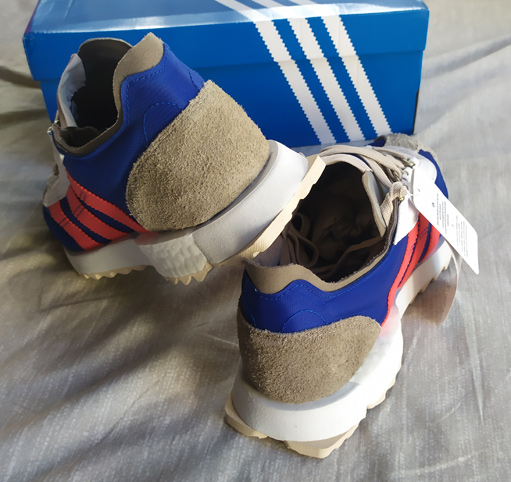 N ของใหม่ ในช็อป 5,600.- รองเท้า Adidas ของแท้ ป้ายห้อย หนังนูบัก+ซูเอด เทคโนโลยี Boost พร้อมกล่อง