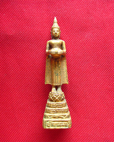 รูปหล่อหลวงพ่อบ้านแหลม วัดเพชรสมุทรวรวิหาร สมุทรสงคราม