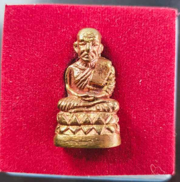 หลวงปู่ทวดวัดทรายขาว รุ่นนิรันตราย พร้อมกล่อง