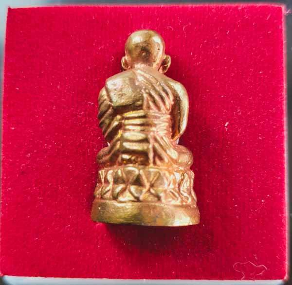 หลวงปู่ทวดวัดทรายขาว รุ่นนิรันตราย พร้อมกล่อง