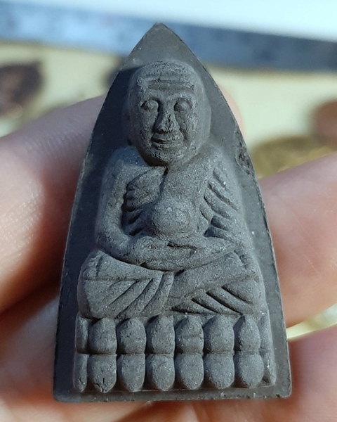 พระหลวงปู่ทวด เหรียญบินแพโบสถ์น้ำ เนื้อว่านดำ ฝังเหรียญ 3โค๊ด ///437